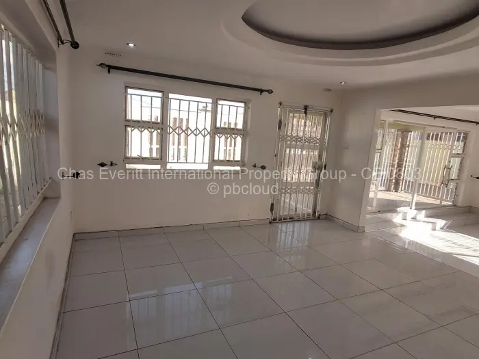 House to Rent in Mainway Meadows, Harare