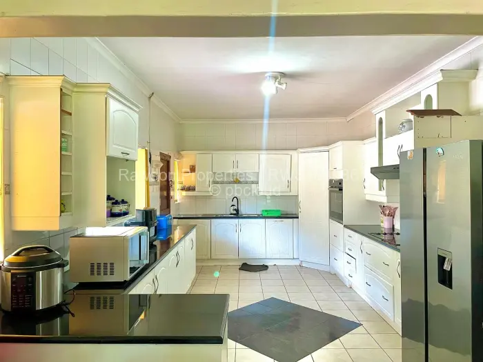 5 Bedroom House for Sale in Colne Valley, Harare