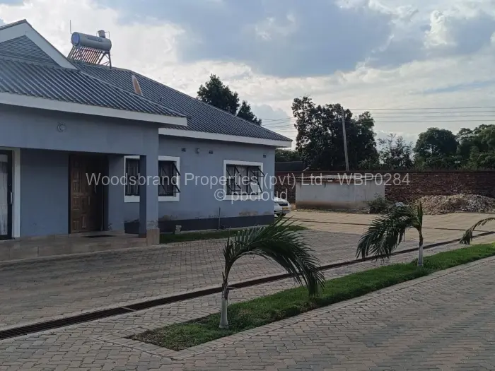 Townhouse/Cluster for Sale in Waterfalls, Harare