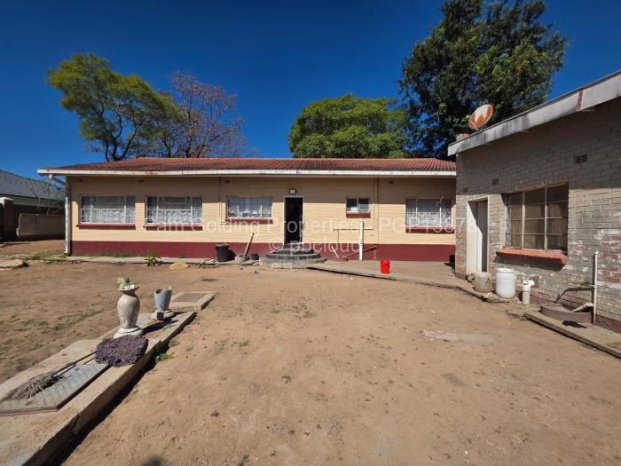 4 Bedroom House for Sale in Burnside, Bulawayo
