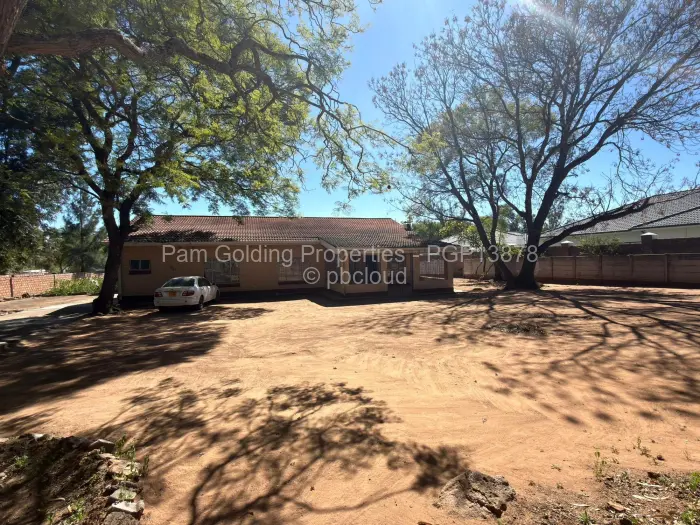 4 Bedroom House for Sale in Burnside, Bulawayo