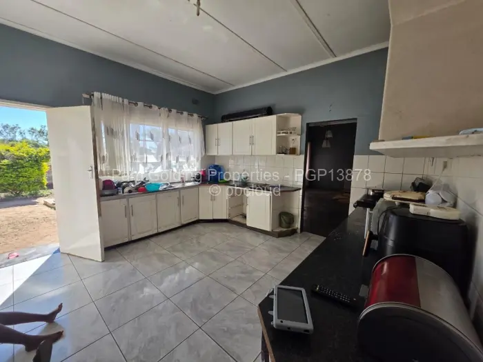 4 Bedroom House for Sale in Burnside, Bulawayo