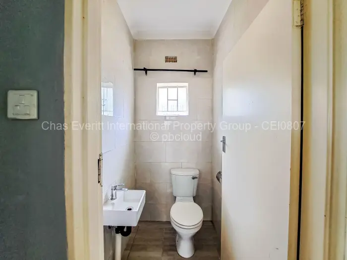 2 Bedroom Cottage/Garden Flat to Rent in Meyrick Park, Harare