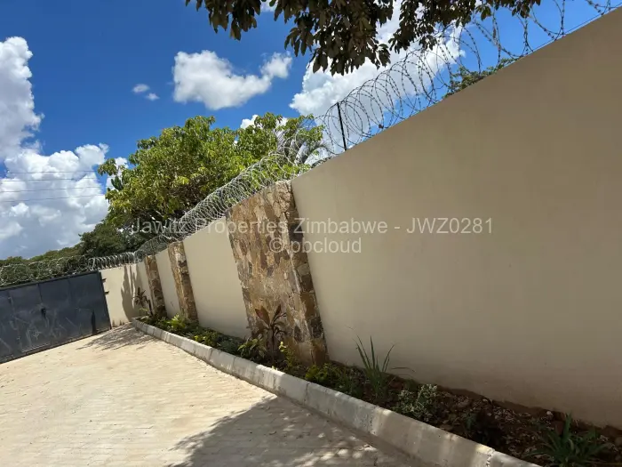 Flat/Apartment for Sale in Ashdown Park, Harare