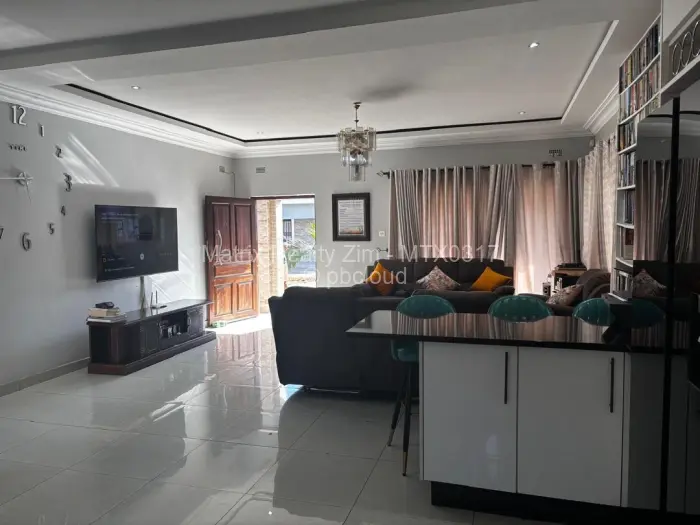 Townhouse/Cluster for Sale in Waterfalls, Harare