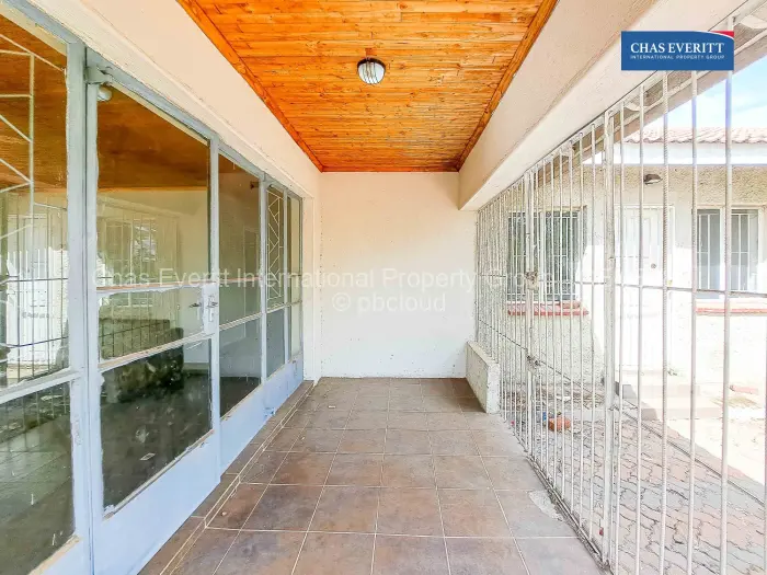 8 Bedroom House for Sale in Waterfalls, Harare