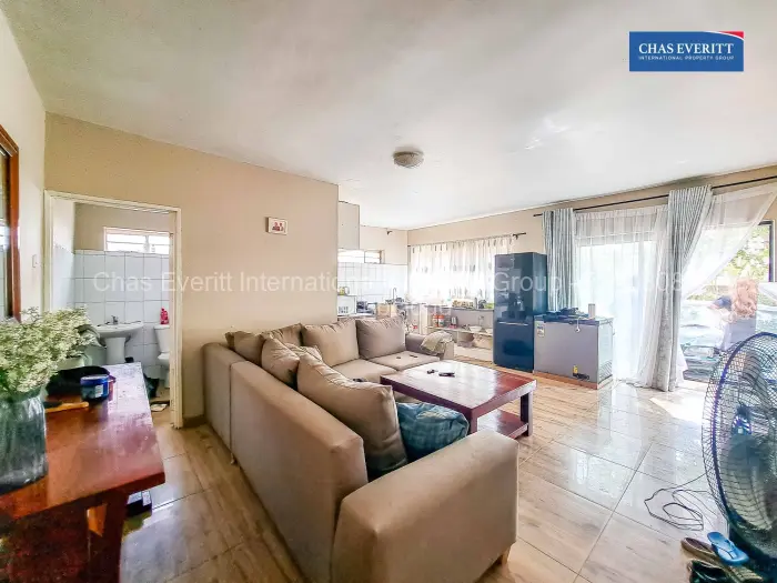 8 Bedroom House for Sale in Waterfalls, Harare
