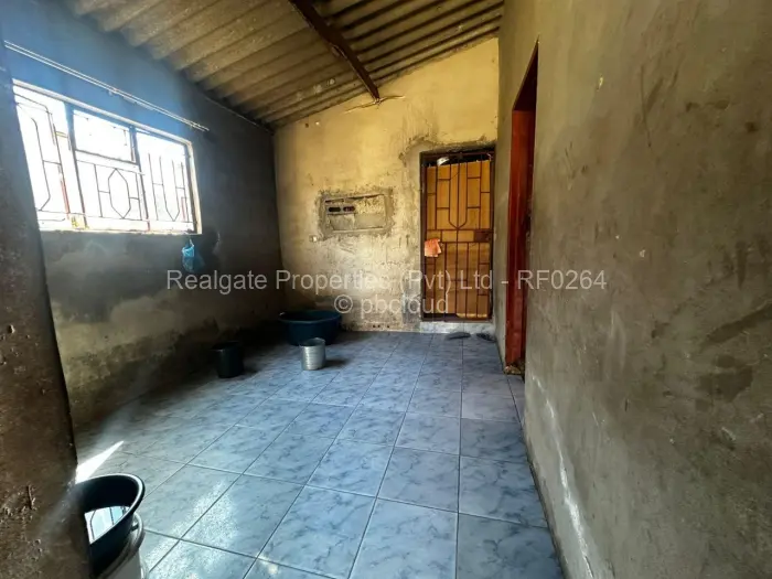 3 Bedroom House for Sale in Cowdray Park, Bulawayo