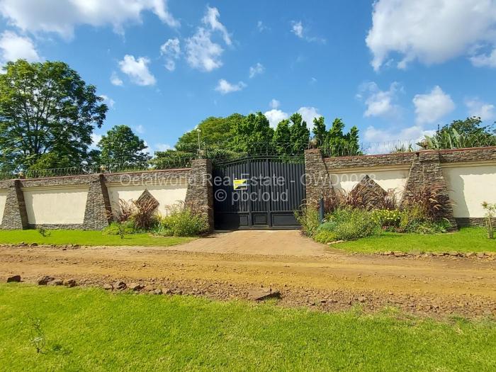 4 Bedroom House to Rent in Northwood, Harare
