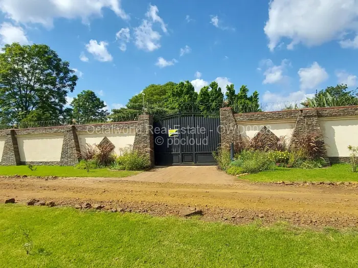4 Bedroom House to Rent in Northwood, Harare