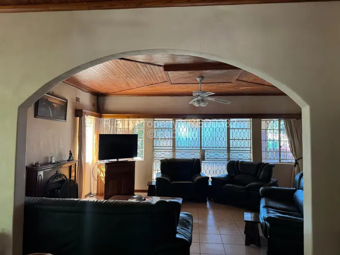 4 Bedroom House for Sale in Burnside, Bulawayo