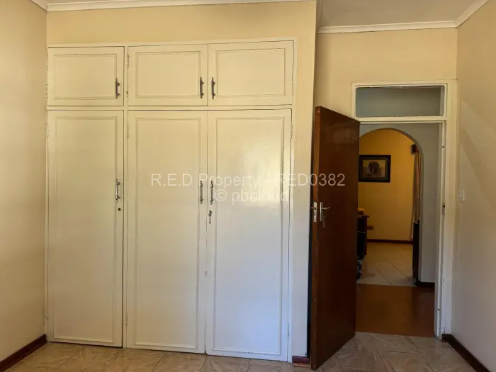 4 Bedroom House for Sale in Burnside, Bulawayo