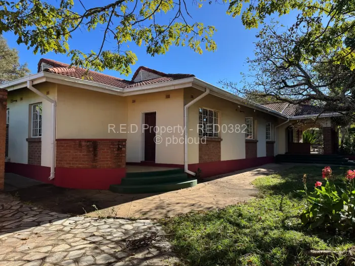4 Bedroom House for Sale in Burnside, Bulawayo
