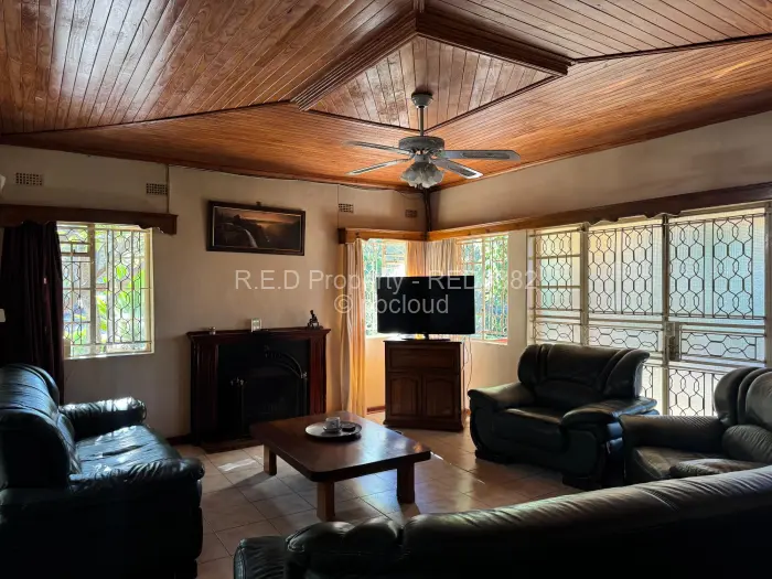 4 Bedroom House for Sale in Burnside, Bulawayo