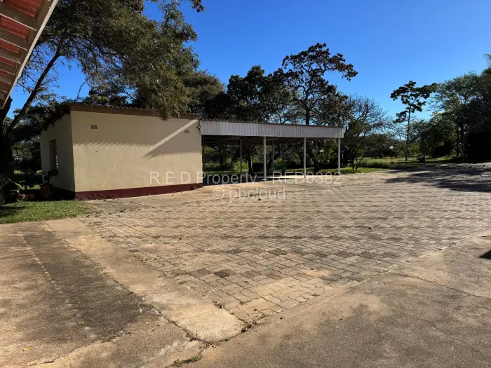 4 Bedroom House for Sale in Burnside, Bulawayo