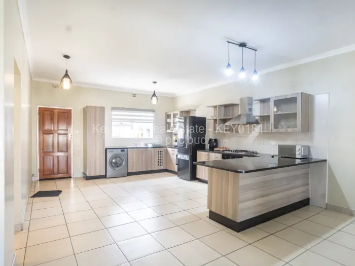 Townhouse/Cluster for Sale in Avondale West, Harare