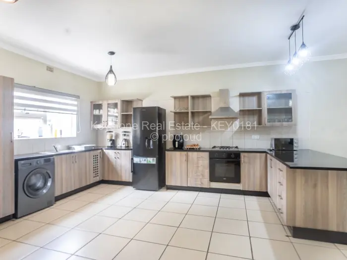 Townhouse/Cluster for Sale in Avondale West, Harare