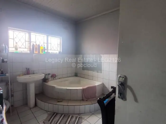 3 Bedroom House to Rent in Zimre Park