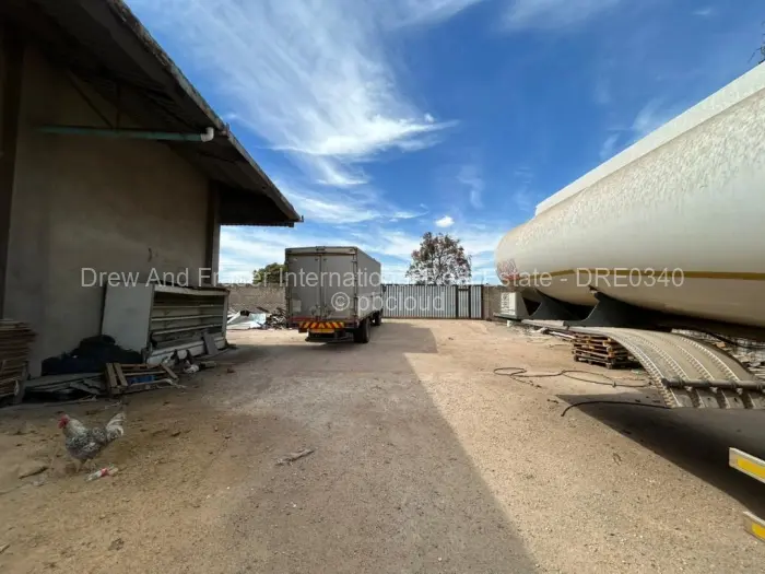 Warehouse/Industrial to Rent in Waterfalls, Harare