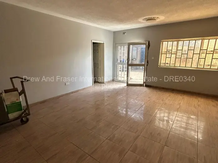 Warehouse/Industrial to Rent in Waterfalls, Harare
