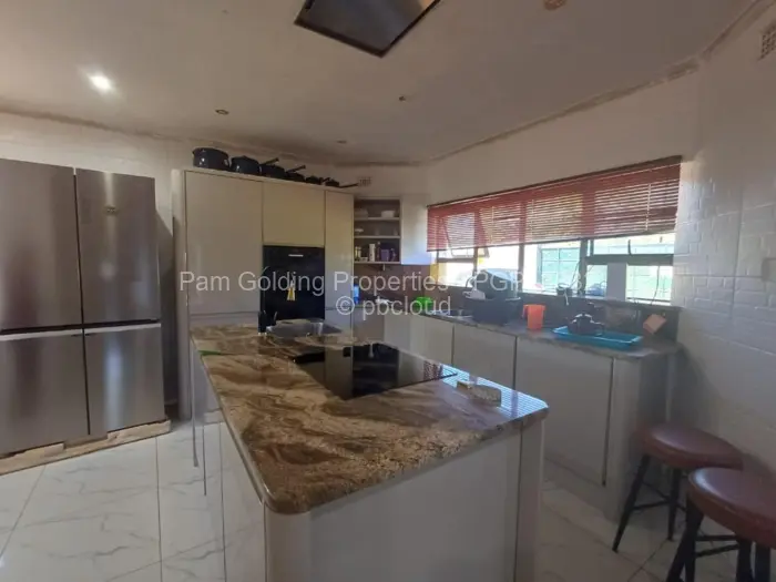 4 Bedroom House for Sale in Penhalonga, Penhalonga