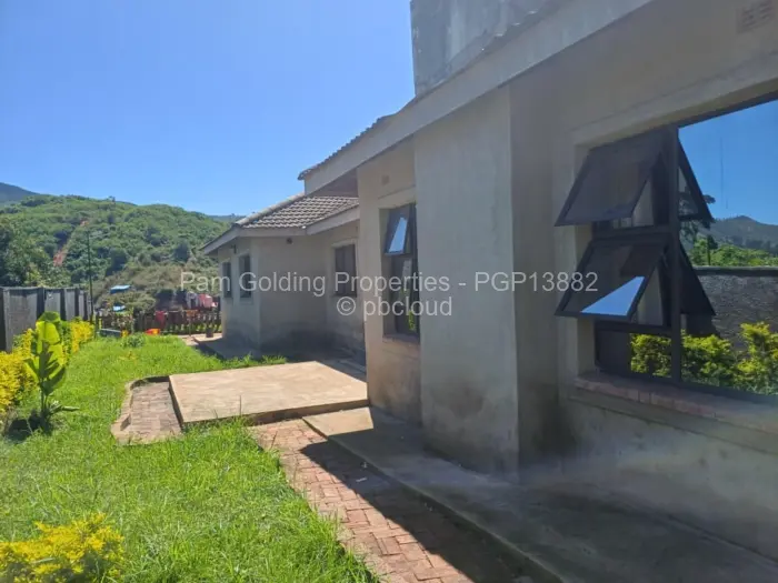 4 Bedroom House for Sale in Penhalonga, Penhalonga