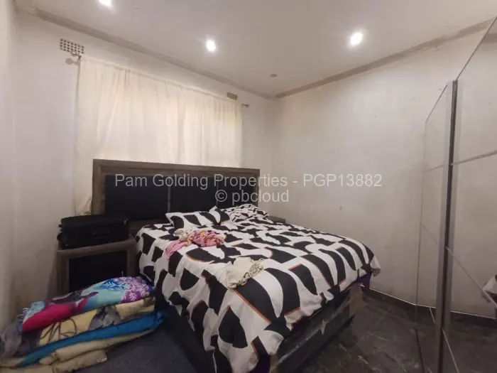 4 Bedroom House for Sale in Penhalonga, Penhalonga