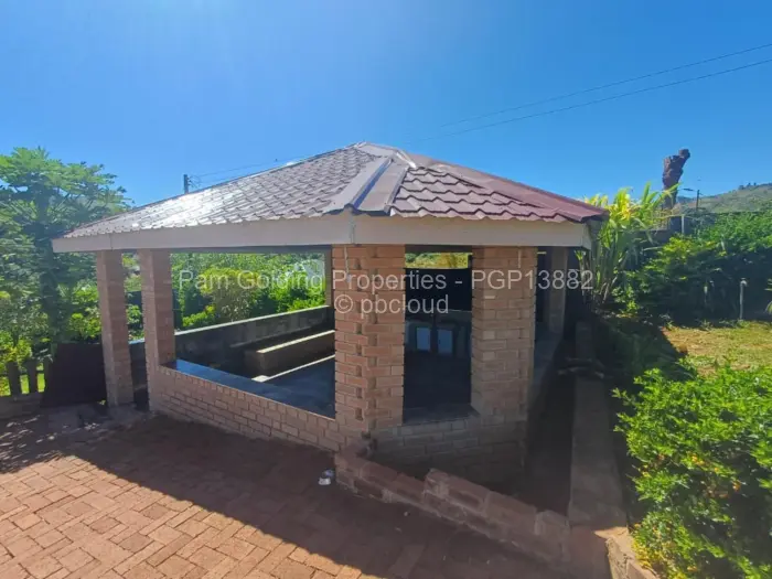4 Bedroom House for Sale in Penhalonga, Penhalonga