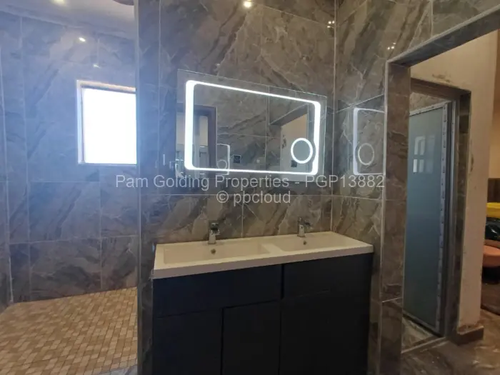 4 Bedroom House for Sale in Penhalonga, Penhalonga