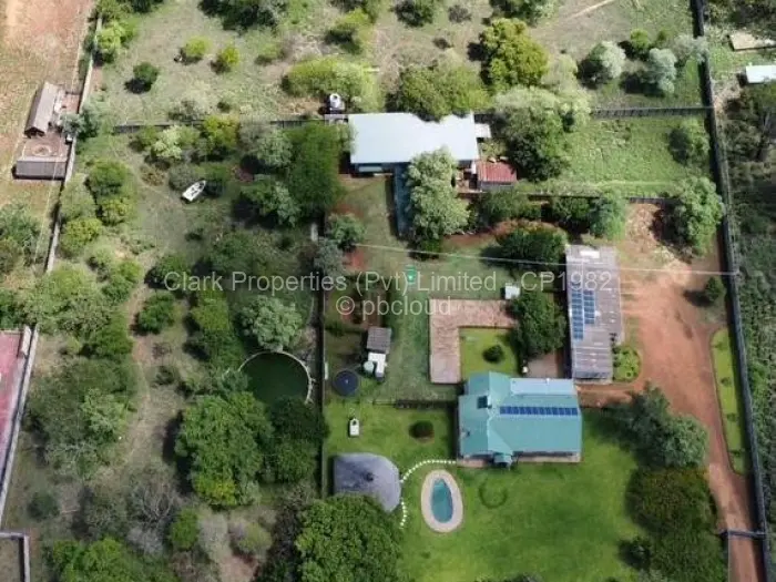4 Bedroom House for Sale in Burnside, Bulawayo