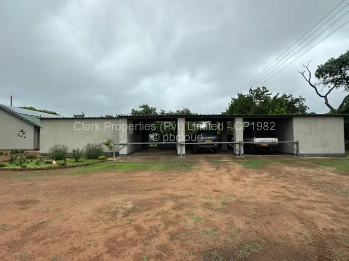 4 Bedroom House for Sale in Burnside, Bulawayo