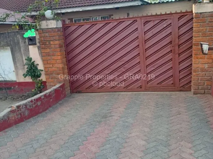 4 Bedroom House for Sale in Mainway Meadows, Harare