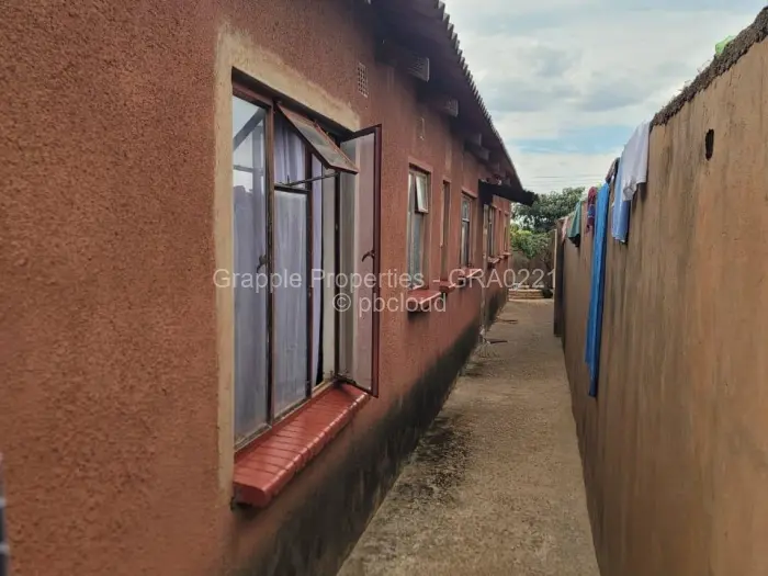 6 Bedroom House for Sale in Granary Park, Harare