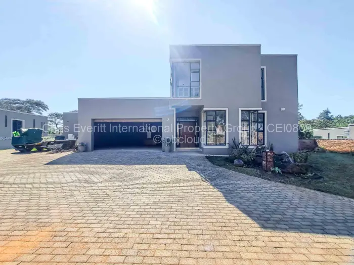 Townhouse/Cluster to Rent in Glen Lorne, Harare
