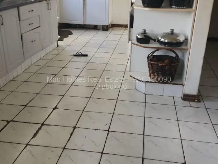 5 Bedroom House for Sale in Highlands, Harare