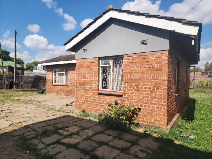 5 Bedroom House for Sale in Highlands, Harare