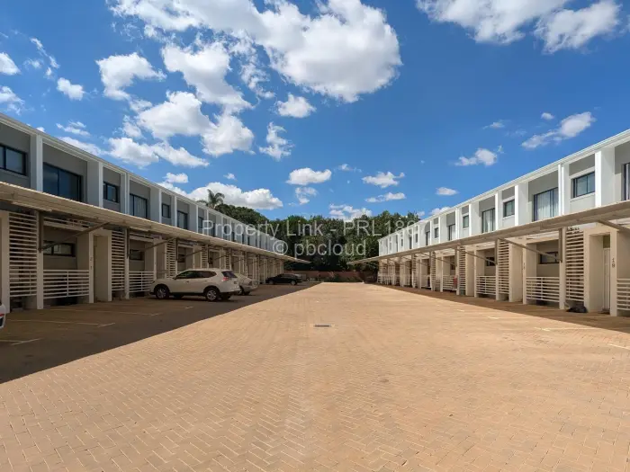 Townhouse/Cluster for Sale in Newlands, Harare