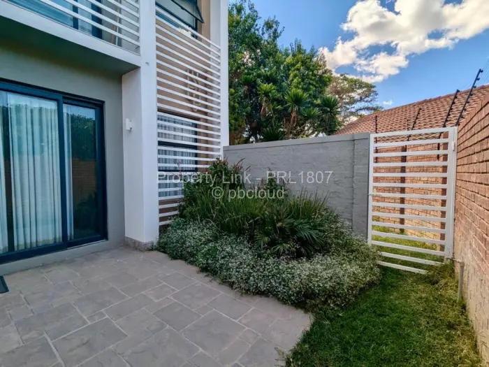 Townhouse/Cluster for Sale in Newlands, Harare