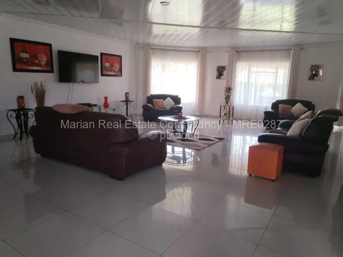 10 Bedroom House to Rent in Matsheumhlope, Bulawayo