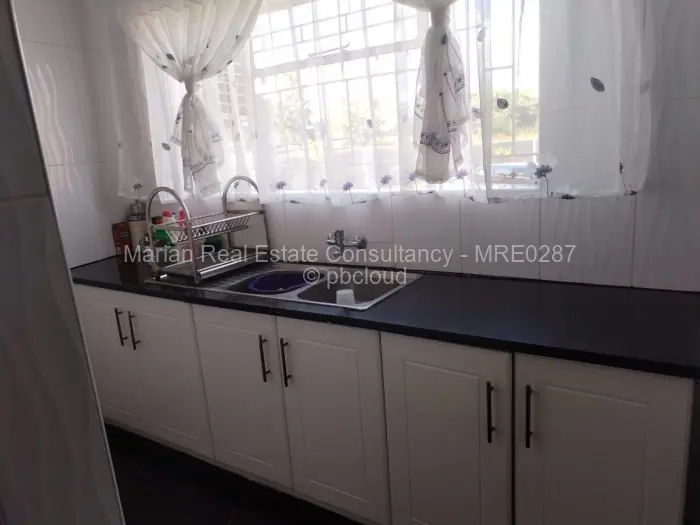 10 Bedroom House to Rent in Matsheumhlope, Bulawayo