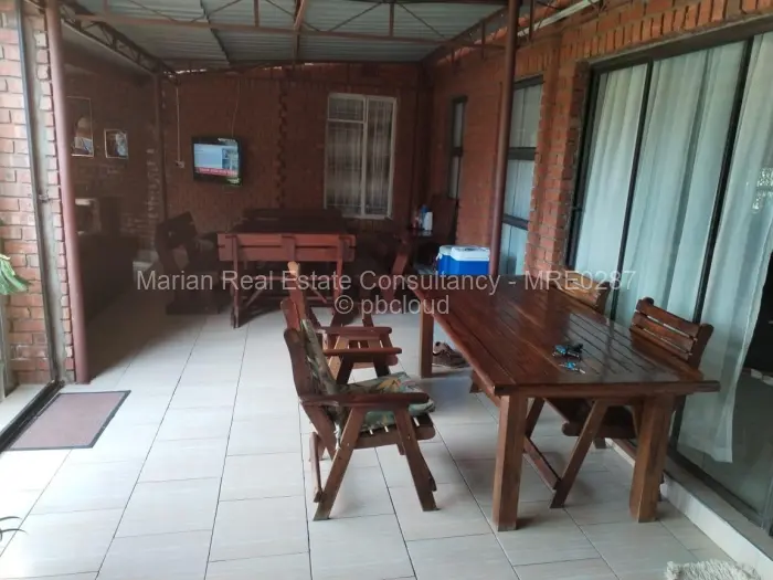 10 Bedroom House to Rent in Matsheumhlope, Bulawayo