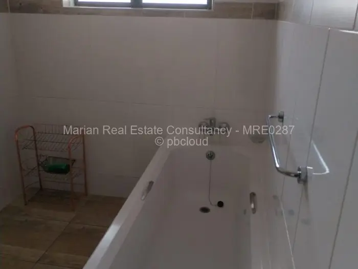 10 Bedroom House to Rent in Matsheumhlope, Bulawayo