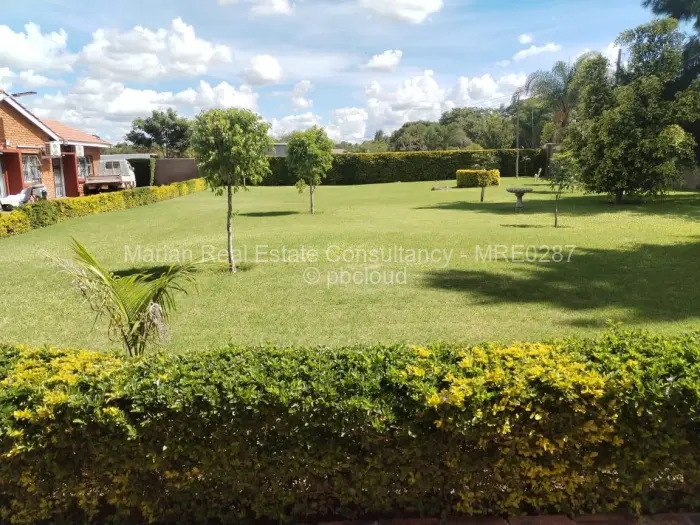 10 Bedroom House to Rent in Matsheumhlope, Bulawayo