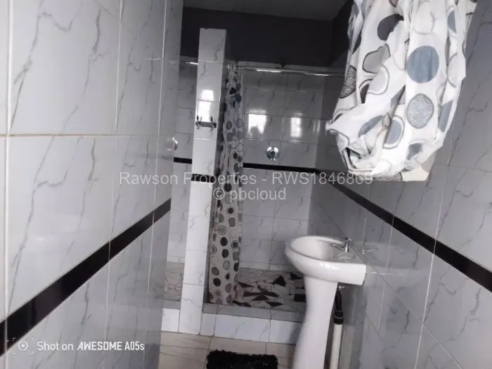 5 Bedroom House for Sale in Adelaide Pk Gweru, Gweru