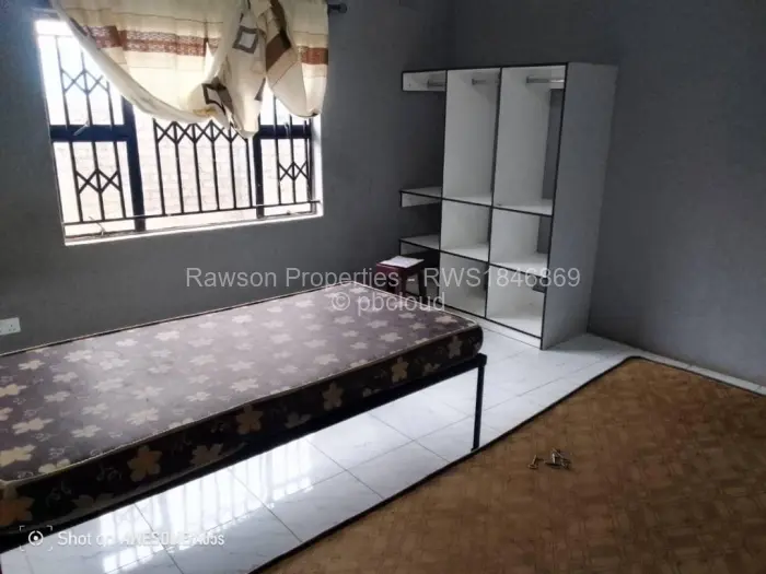 5 Bedroom House for Sale in Adelaide Pk Gweru, Gweru