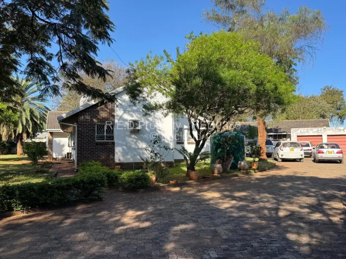 4 Bedroom House for Sale in Ilanda, Bulawayo