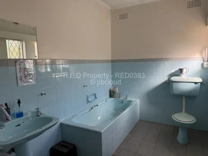 4 Bedroom House for Sale in Ilanda, Bulawayo