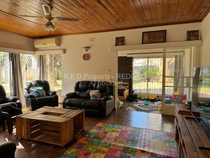 4 Bedroom House for Sale in Ilanda, Bulawayo