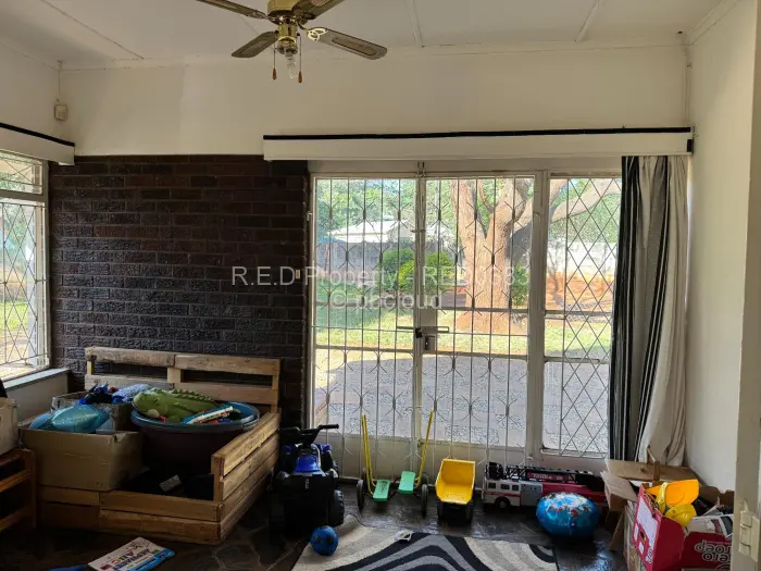 4 Bedroom House for Sale in Ilanda, Bulawayo