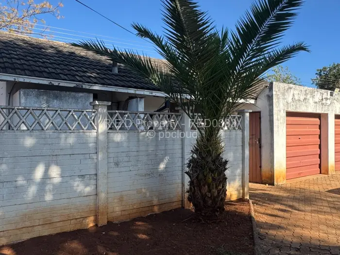 4 Bedroom House for Sale in Ilanda, Bulawayo
